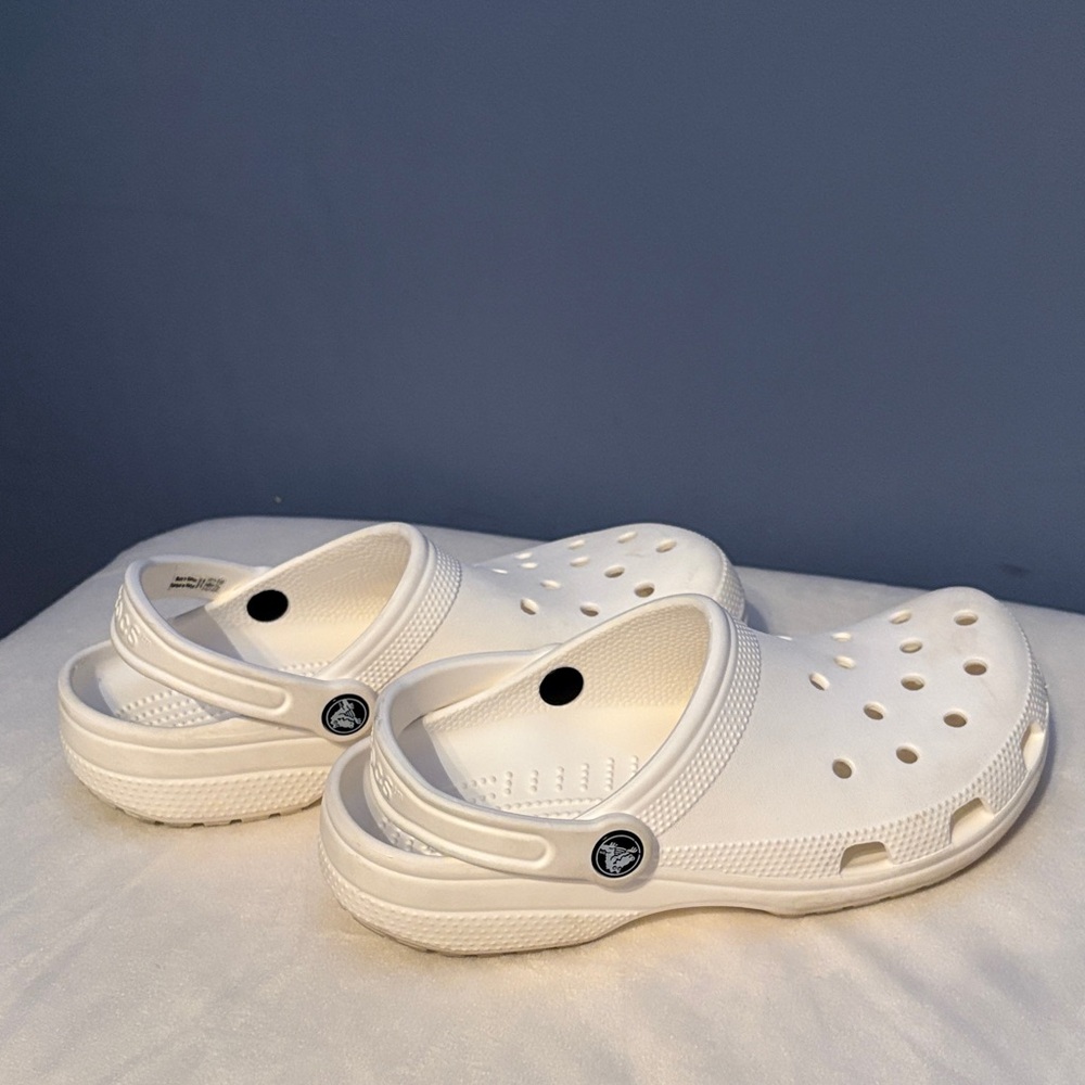 CROCS Classic White Clogs